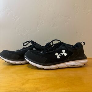 Under Armour Women’s Ultra Charged Sneakers Size 10